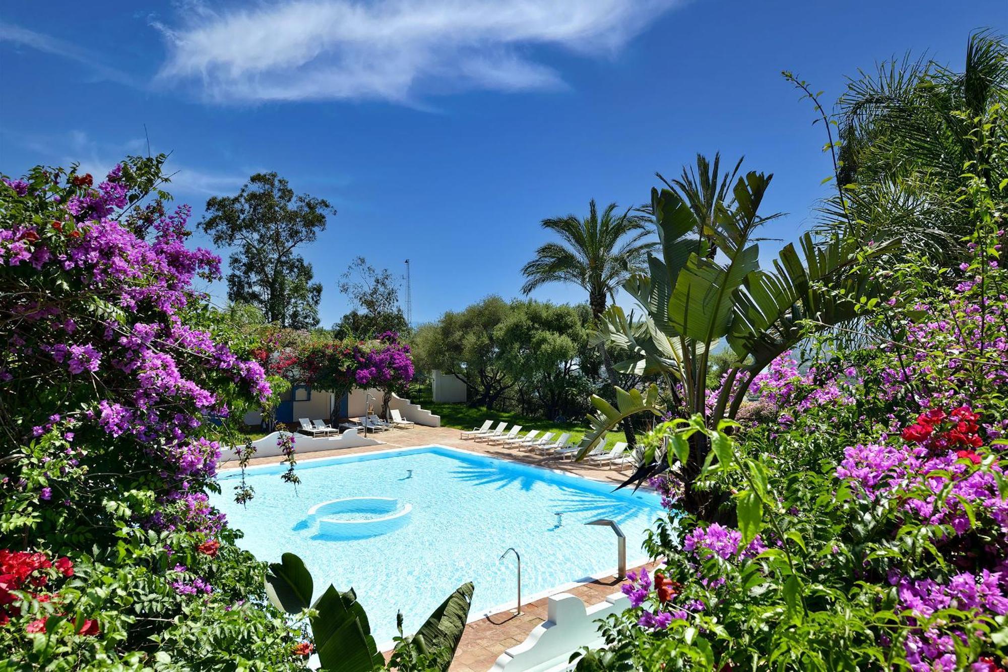 Arbatax Park Resort - Telis Екстериор снимка